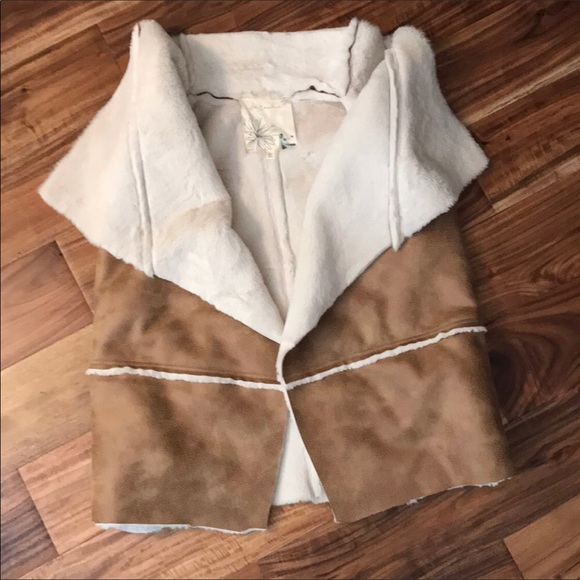 🤎Faux fur-lined vest with pockets🤎 - Picture 3 of 6